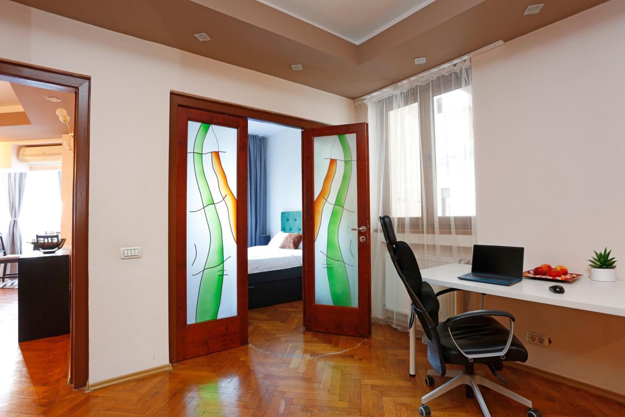 Peaceful Getaway - Generous 3-Bedroom Sanctuary - Close To Historic Old Town Букурещ Екстериор снимка