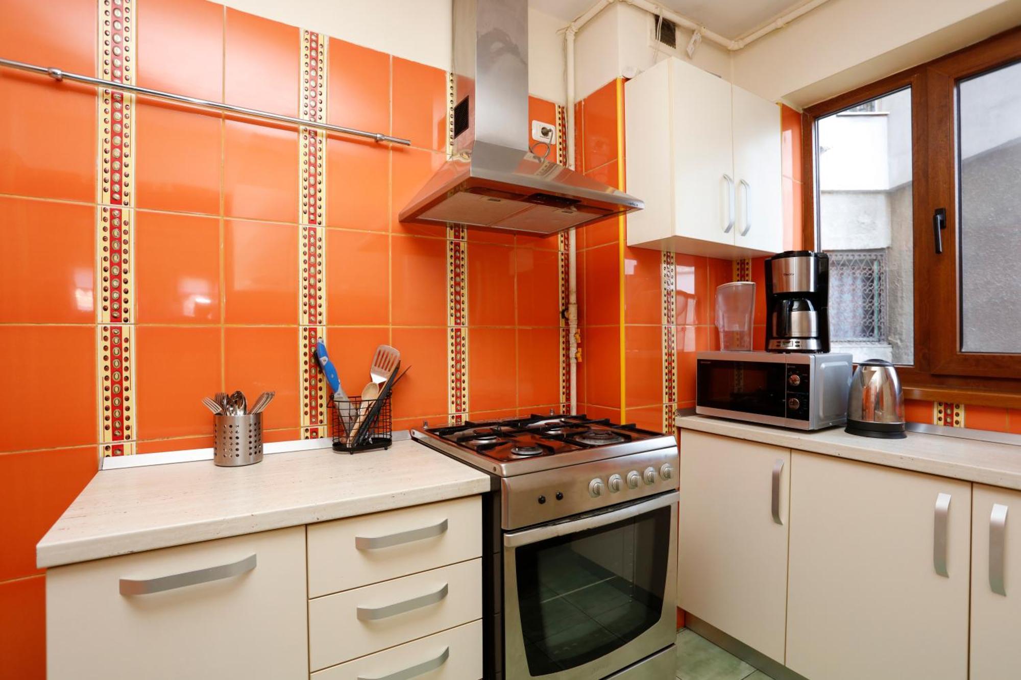 Peaceful Getaway - Generous 3-Bedroom Sanctuary - Close To Historic Old Town Букурещ Екстериор снимка