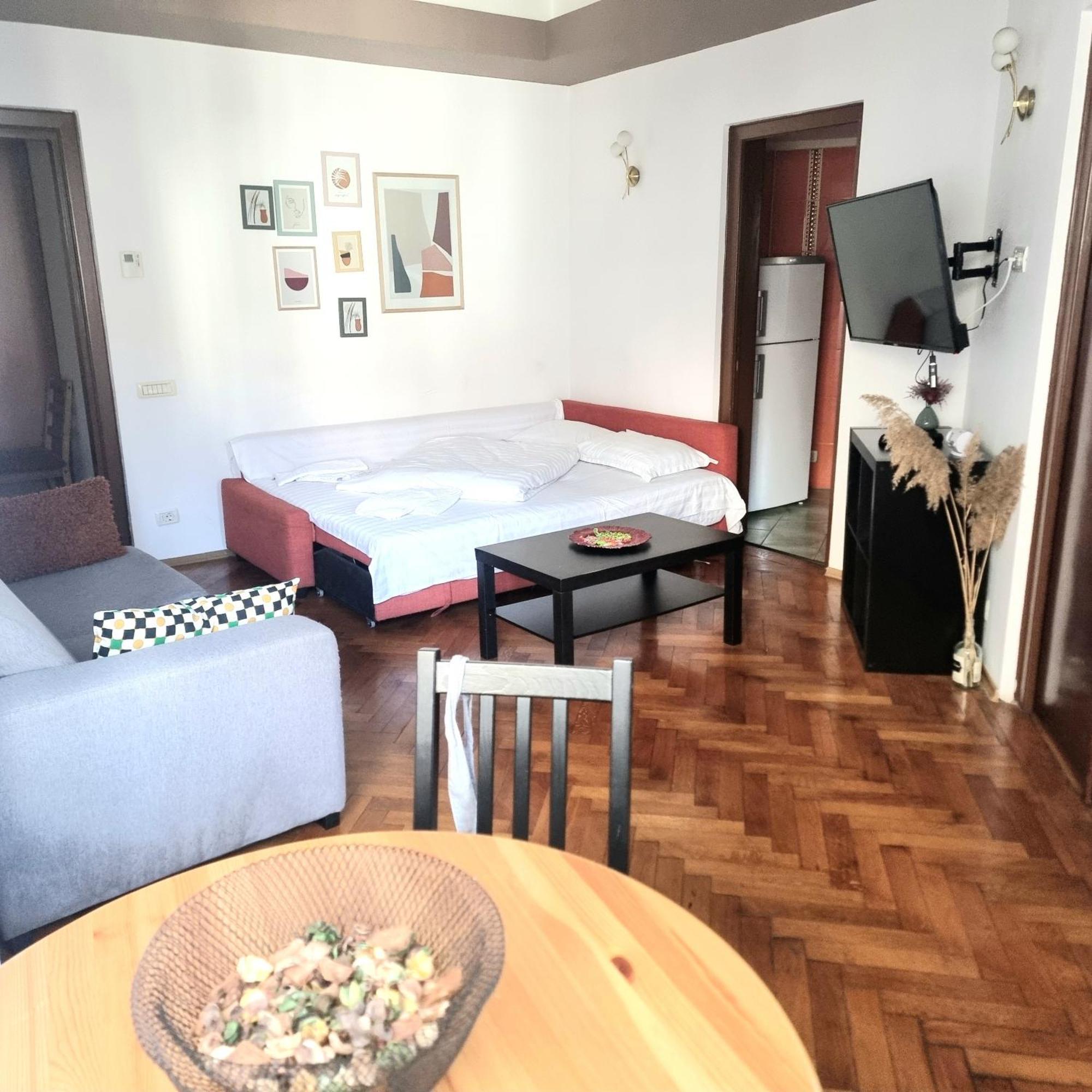 Peaceful Getaway - Generous 3-Bedroom Sanctuary - Close To Historic Old Town Букурещ Екстериор снимка